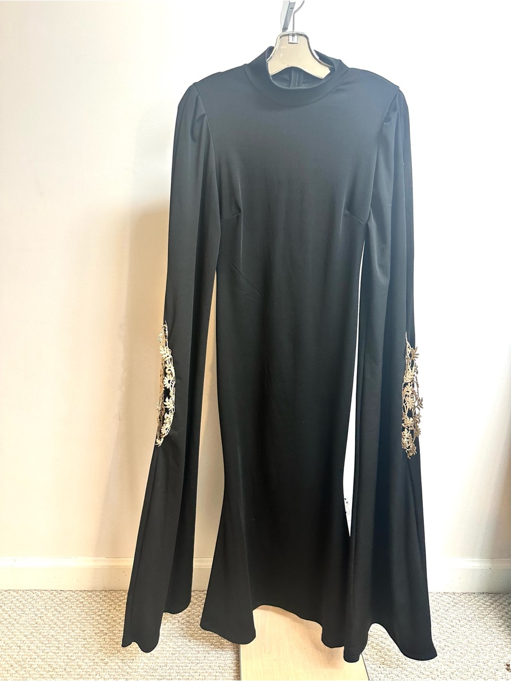 Elegant Black Extra Long-Sleeve Evening Dress with Embroidered Cuffs